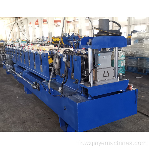 Machine de formage de rouleaux droits de rayonnage